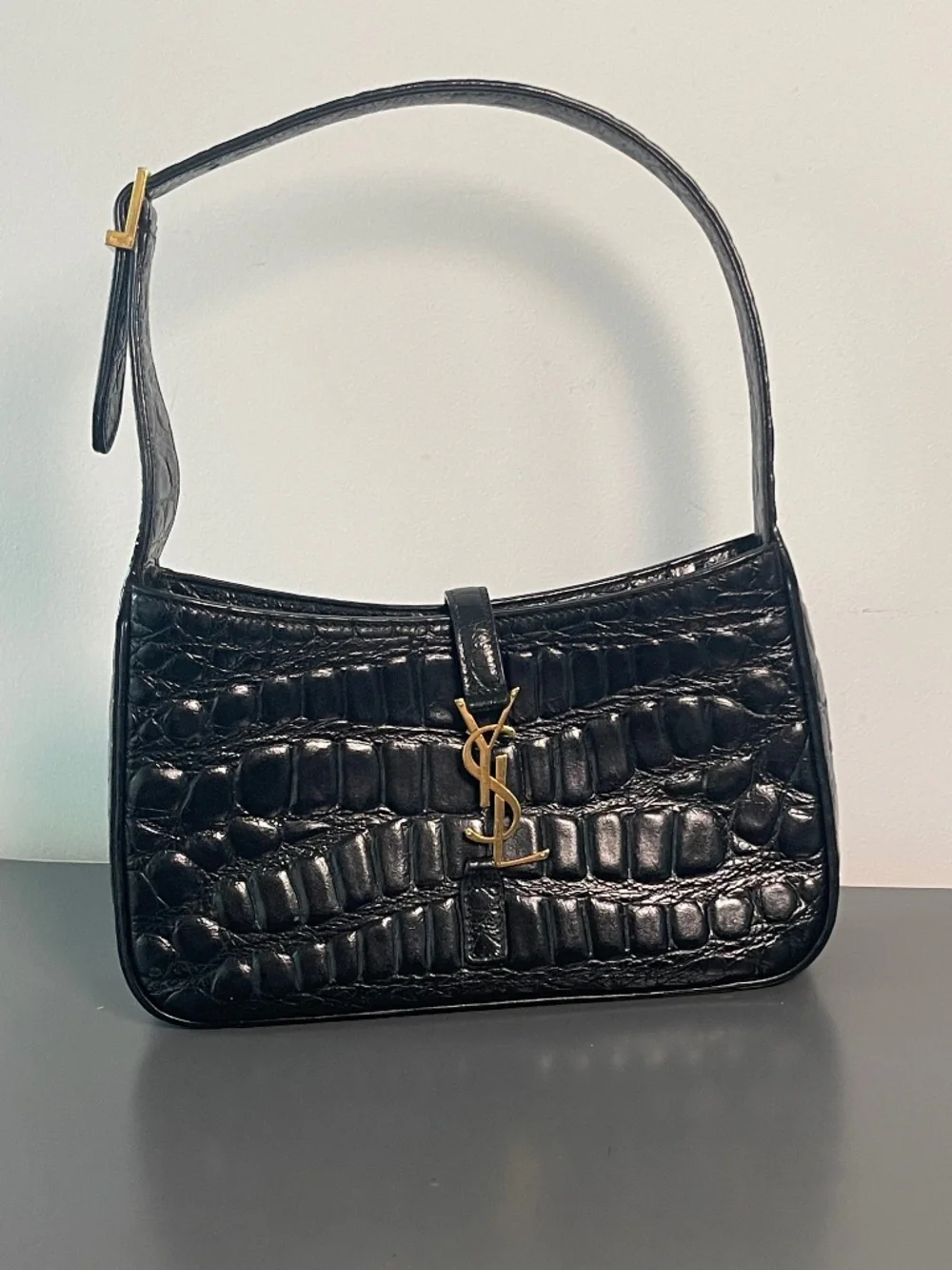 YSL Le 5 À 7 black leather Crocodile-embossed hobo bag